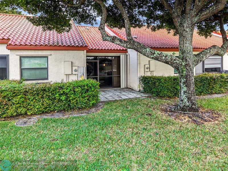 132 Centennial Ct, Deerfield Beach, Florida image 5