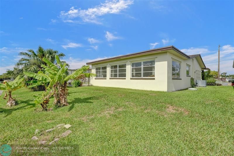 4712 NW 41st Ave, Tamarac, Florida image 37