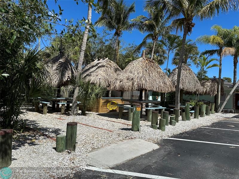 neighborhood restaurant walking distance