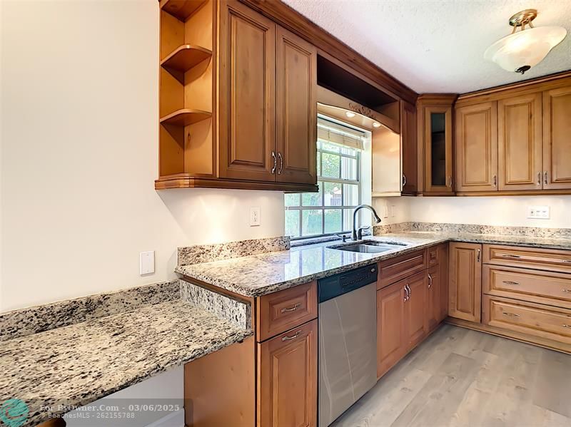 1370 Cottonwood Cir #18-3, Weston, Florida image 12