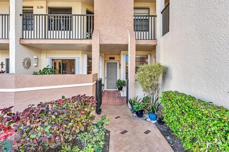 7624 Fairfax Dr #113, Tamarac, Florida image 4