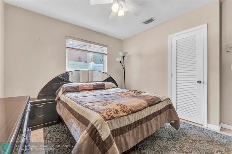 2703 NW 51st Pl, Tamarac, Florida image 10