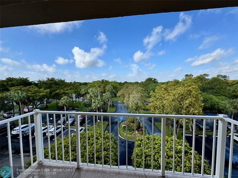 3850 Oaks Clubhouse Dr #506, Pompano Beach, Florida image 29