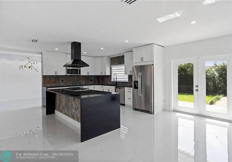 1930 NE 211th St, Miami, Florida image 3