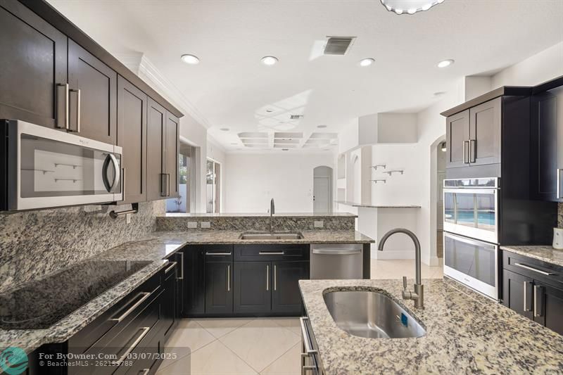 5454 NW 56th Ct, Tamarac, Florida image 11