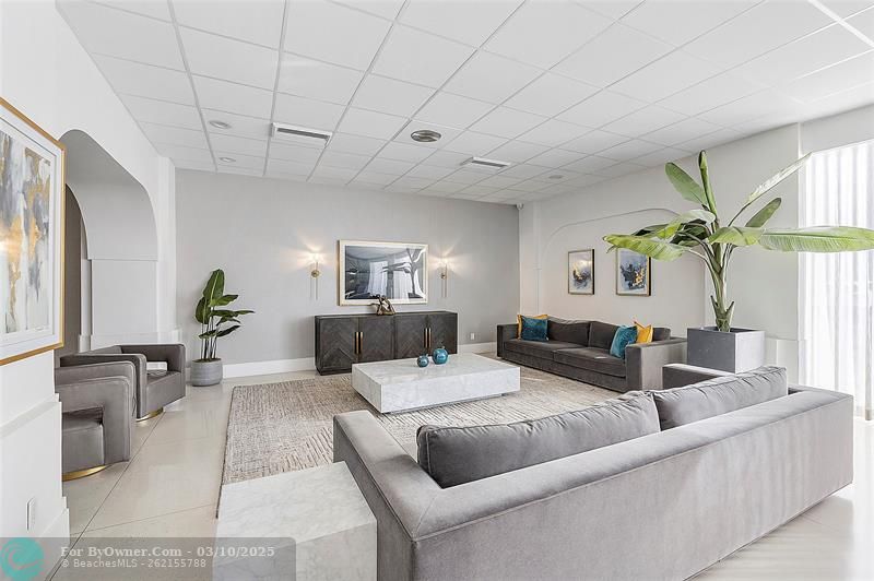 lovely common space for receiving guests