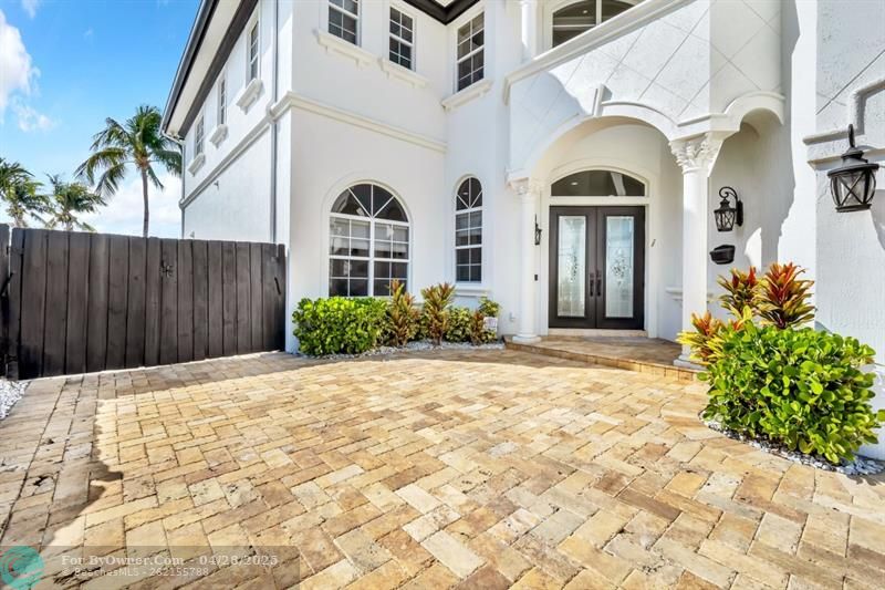 1261 NE 27th Way, Pompano Beach, Florida image 8