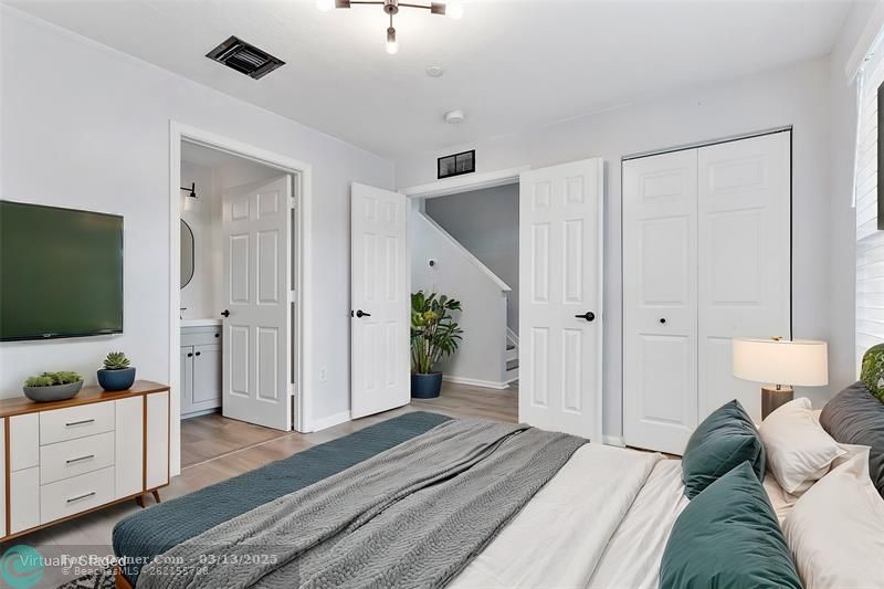 1033 NE 17th Way #102, Fort Lauderdale, Florida image 15