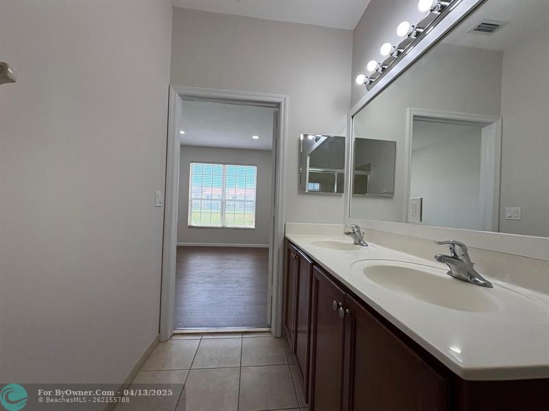 #3245, Oakland Park, Florida image 18