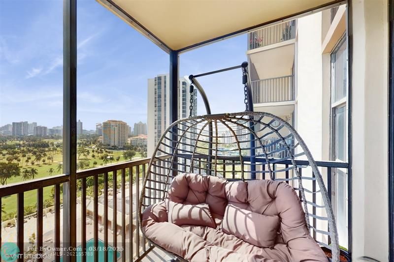 20301 W Country Club Dr #1524, Aventura, Florida image 23