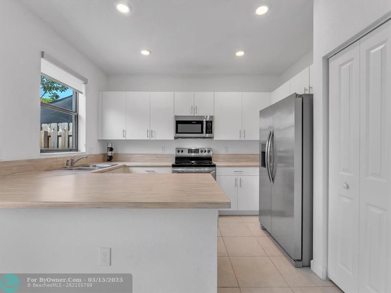 879 NE 211th St #879, Miami, Florida image 12