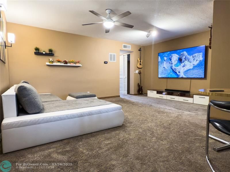 180 NE 12th Ave #12D, Hallandale Beach, Florida image 6