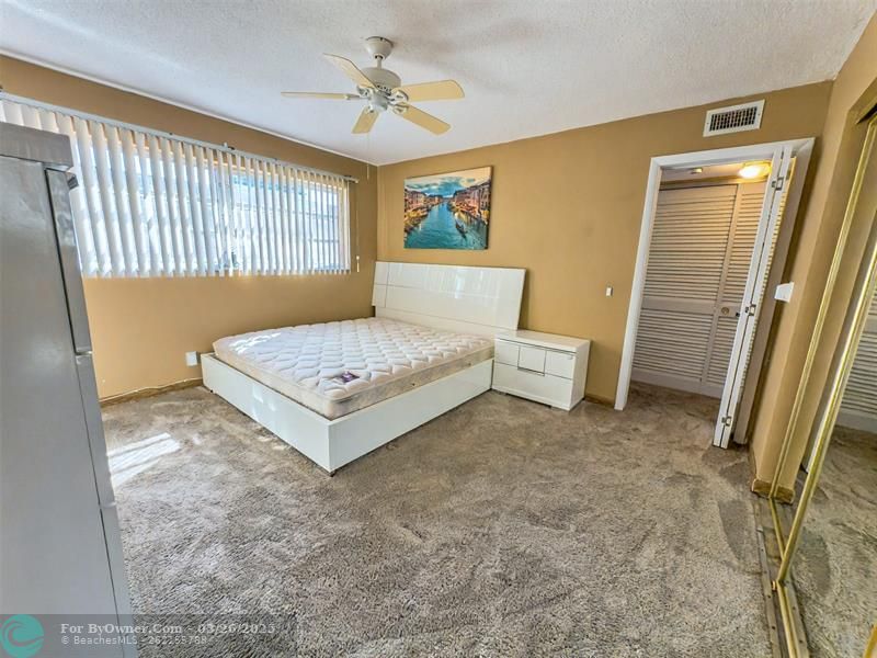 180 NE 12th Ave #12D, Hallandale Beach, Florida image 9