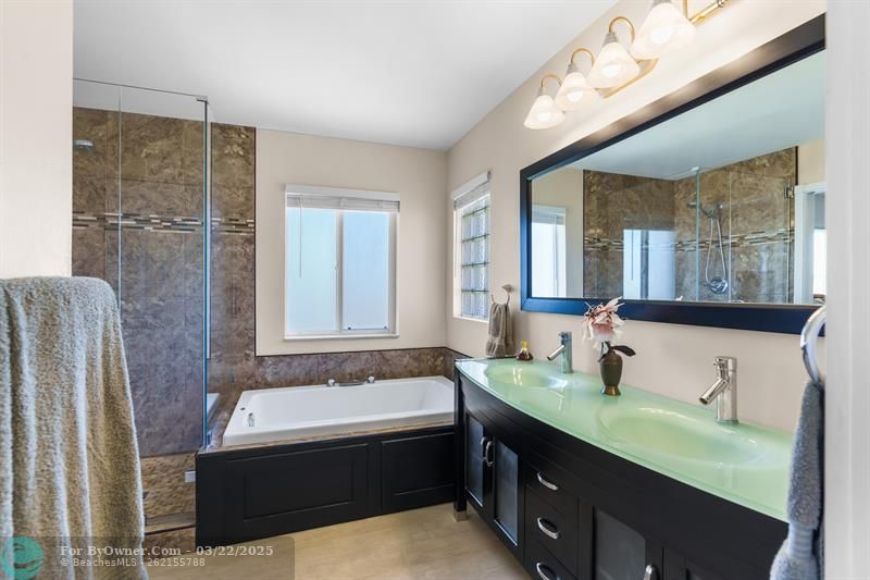 Open the window and enjoy the Lake view as you are relaxing in the Jacuzzi