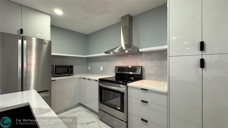 3005 1/2 NW 68th St #9D, Fort Lauderdale, Florida image 3