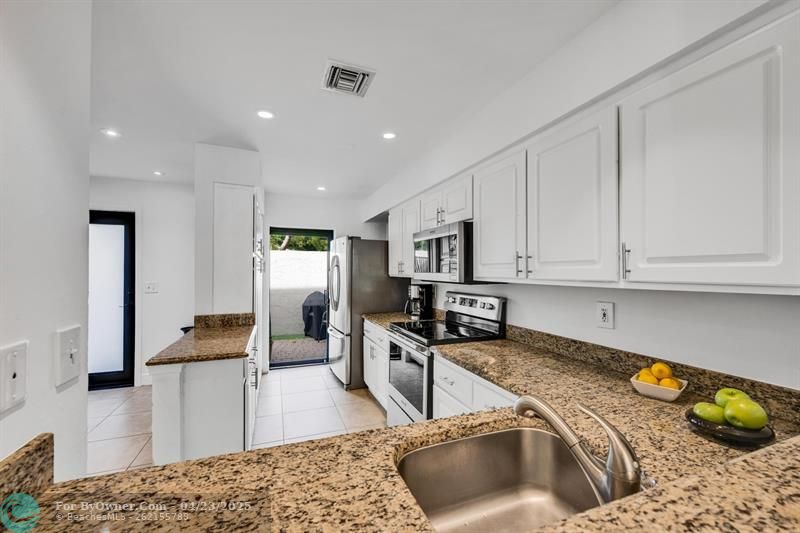 547 NE 7th Ave #3A, Fort Lauderdale, Florida image 18