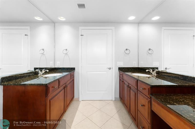 347 N New River Dr E #2104, Fort Lauderdale, Florida image 20