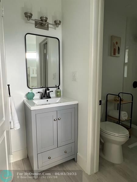 En-suite Full Bath