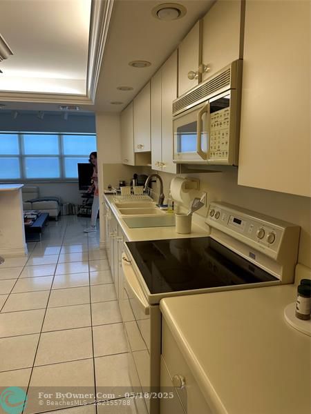 4900 N Ocean Blvd #1217, Lauderdale By The Sea, Florida image 12