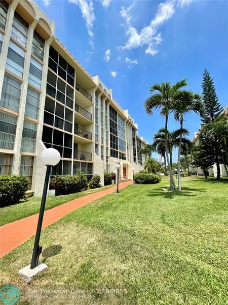 2000 Atlantic Shores Blvd #306, Hallandale Beach, Florida image 26