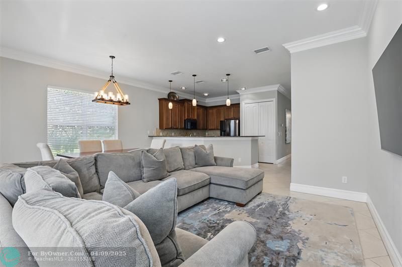 6195 NW Helmsdale Way, Port Saint Lucie, Florida image 17