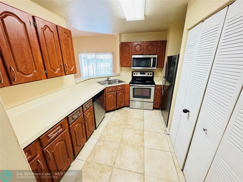 3449 NW 44th St #202, Lauderdale Lakes, Florida image 10