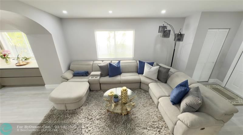 Single Family, Deerfield Beach, Florida image 10