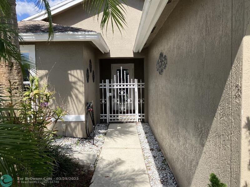 8942 SW Bonneville Dr, Stuart, Florida image 3