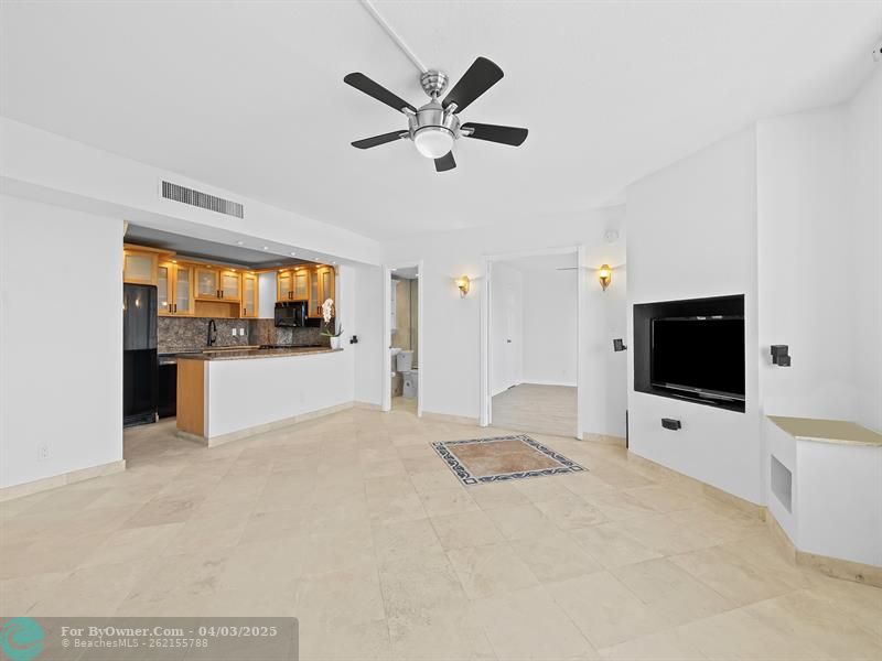 1050 SE 15th St #605, Fort Lauderdale, Florida image 6