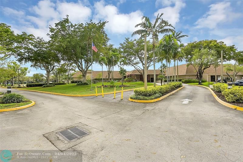 9841 Sunrise Lakes Blvd #105, Sunrise, Florida image 32