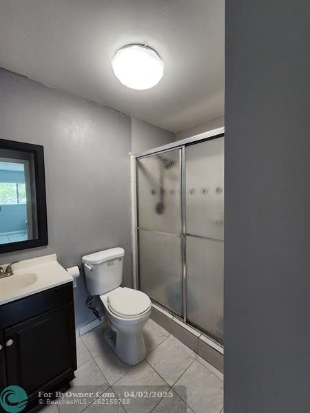 Main Bathroom with Shower