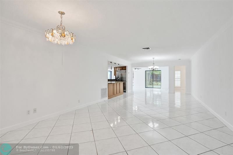 Living/dining room