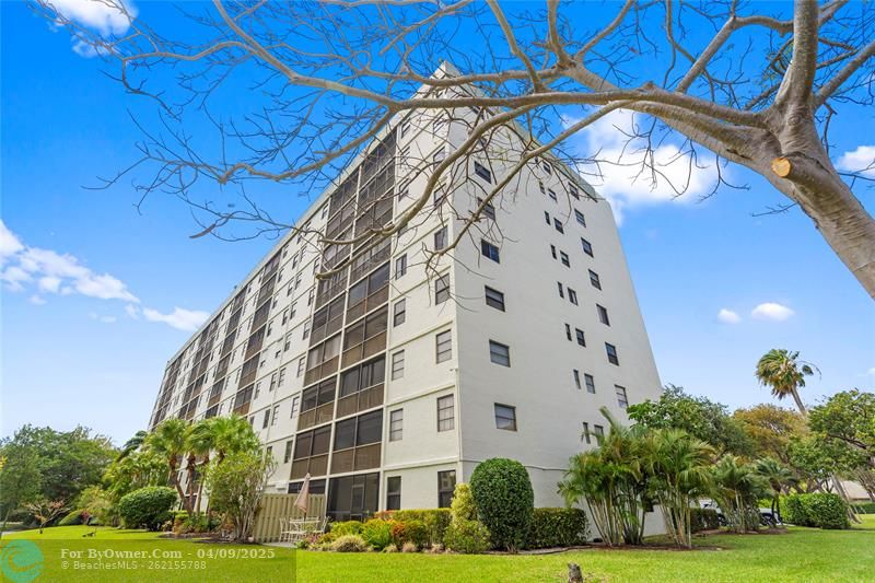 2232 N Cypress Bend Drive #107, Pompano Beach, Florida image 45
