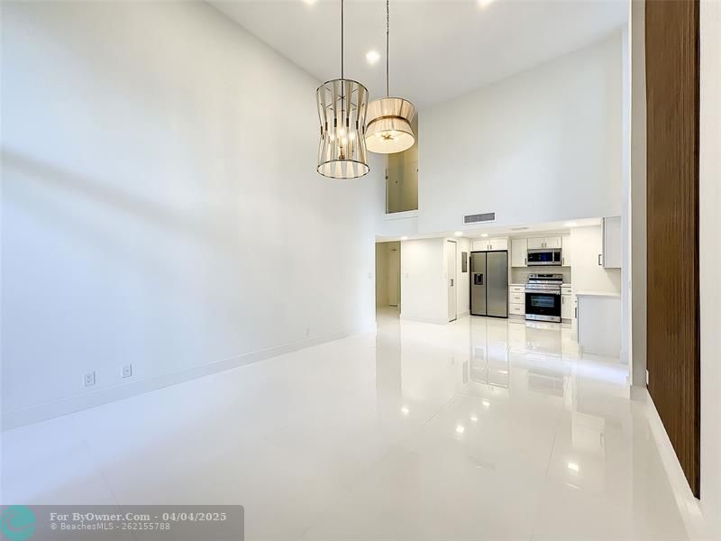 20329 W Country Club Dr #10, Miami, Florida image 10