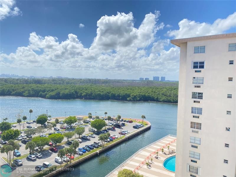 400 Kings Point Dr #1423, Sunny Isles Beach, Florida image 4