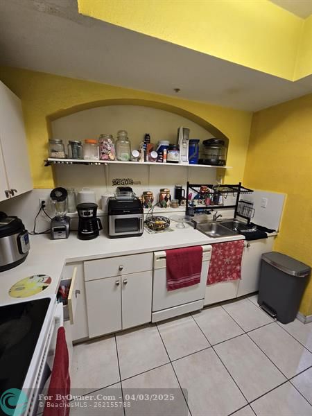 8930 W Flagler St #221, Miami, Florida image 14
