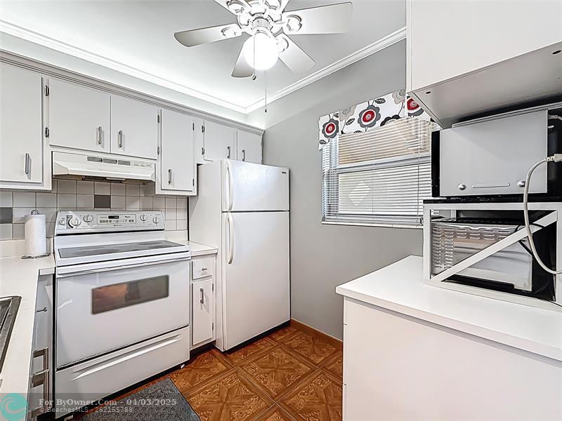 5001 NW 34th St #205, Lauderdale Lakes, Florida image 21