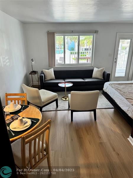 Open concept suite
