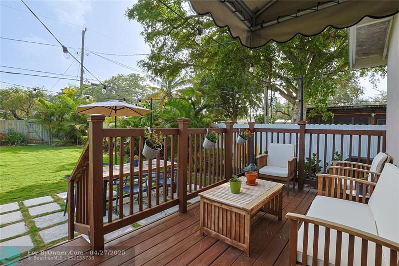Deck with Patio Furniture