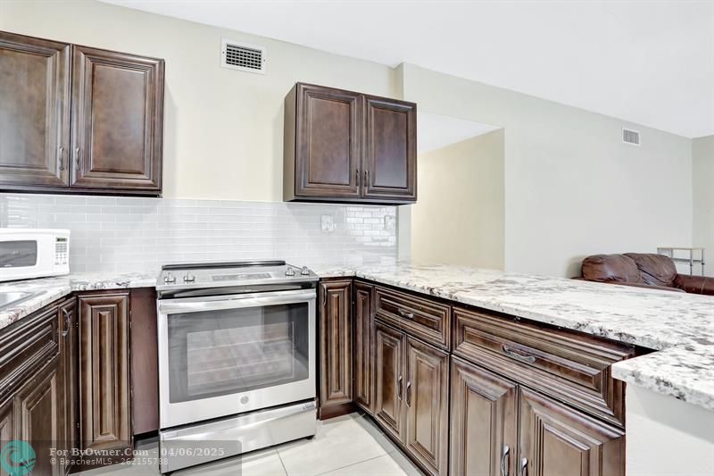 1996 NE 33rd St #4, Pompano Beach, Florida image 11
