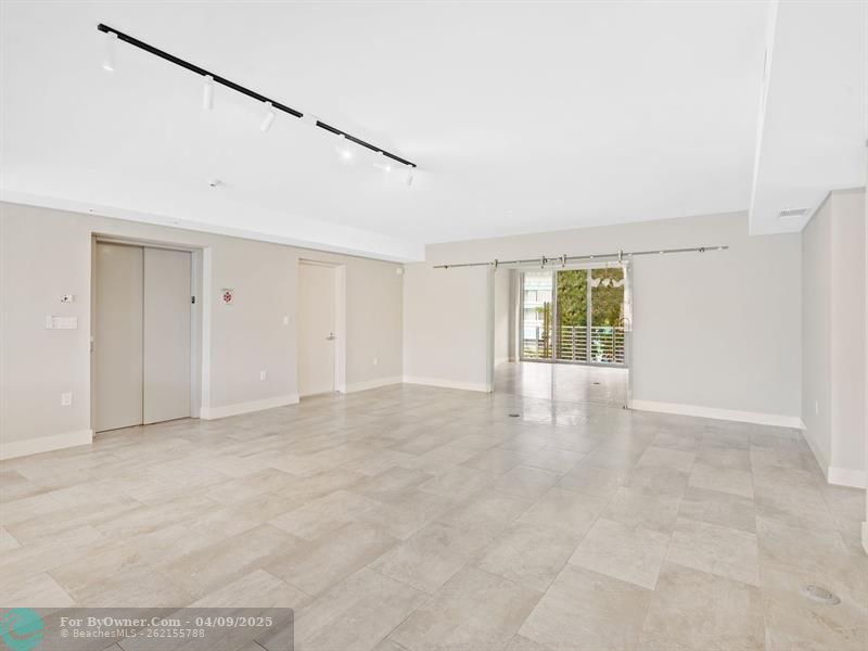133 Isle Of Venice #201, Fort Lauderdale, Florida image 11