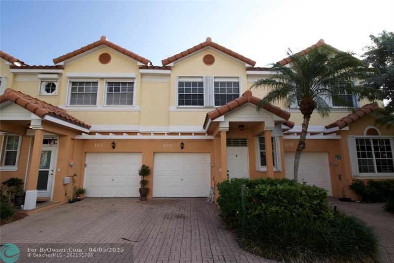 1962 NE 7th St #104, Deerfield Beach, Florida image 1