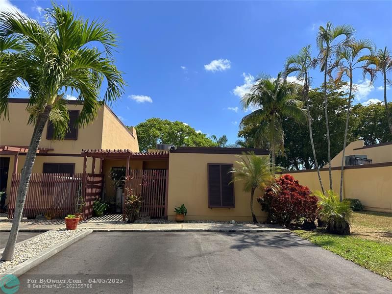 1421 E Golfview Dr #1421, Pembroke Pines, Florida image 2