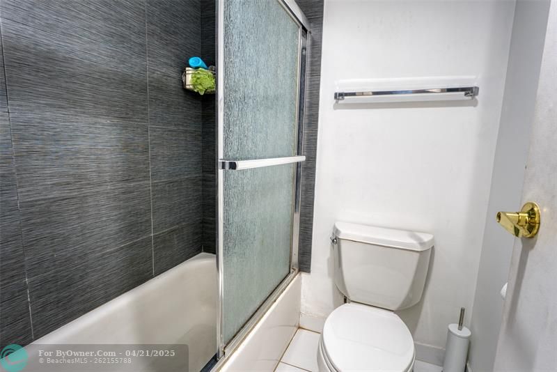 3401 N Country Club Dr #110, Aventura, Florida image 28