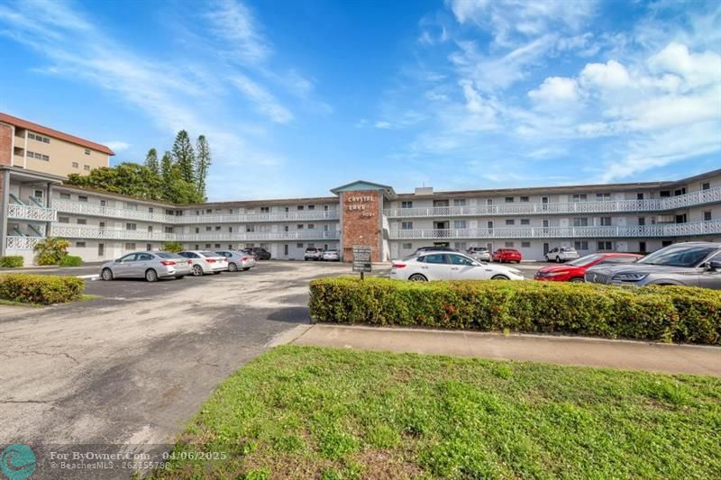 1021 Crystal Lake Dr #202, Deerfield Beach, Florida image 2