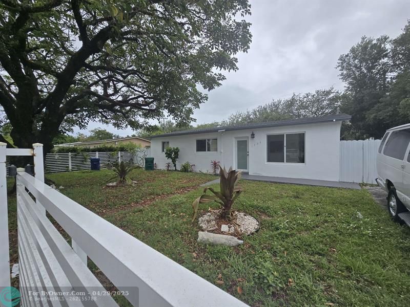 1220 NE 206th St, Miami, Florida image 25