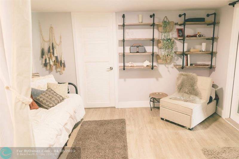 Den Area