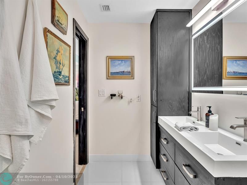 1900 N Bayshore Dr #1504, Miami, Florida image 32