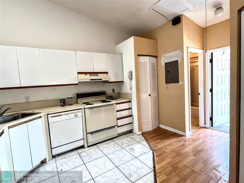 608 NW 47th St, Deerfield Beach, Florida image 5