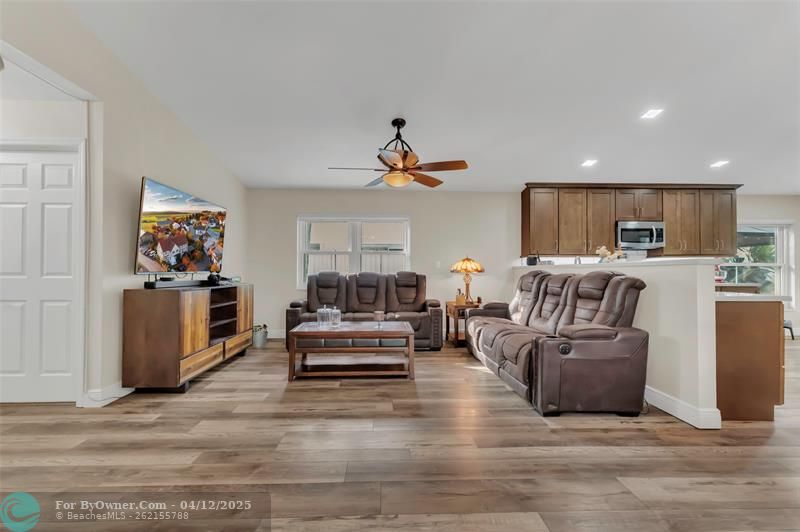 555 Abingdon Way, Davie, Florida image 6